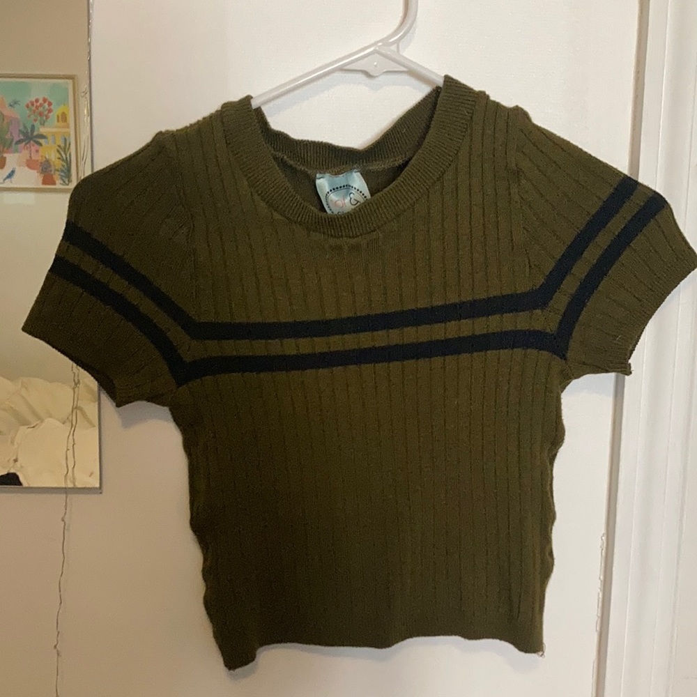 Cropped 70s style shirt